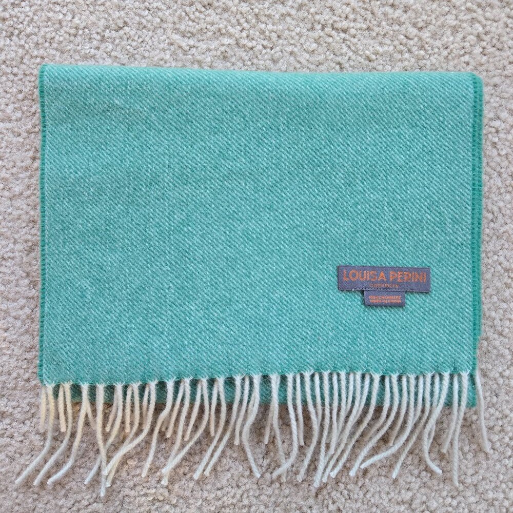 NWOT Cashmere Fringed Scarf Green Louisa Perini